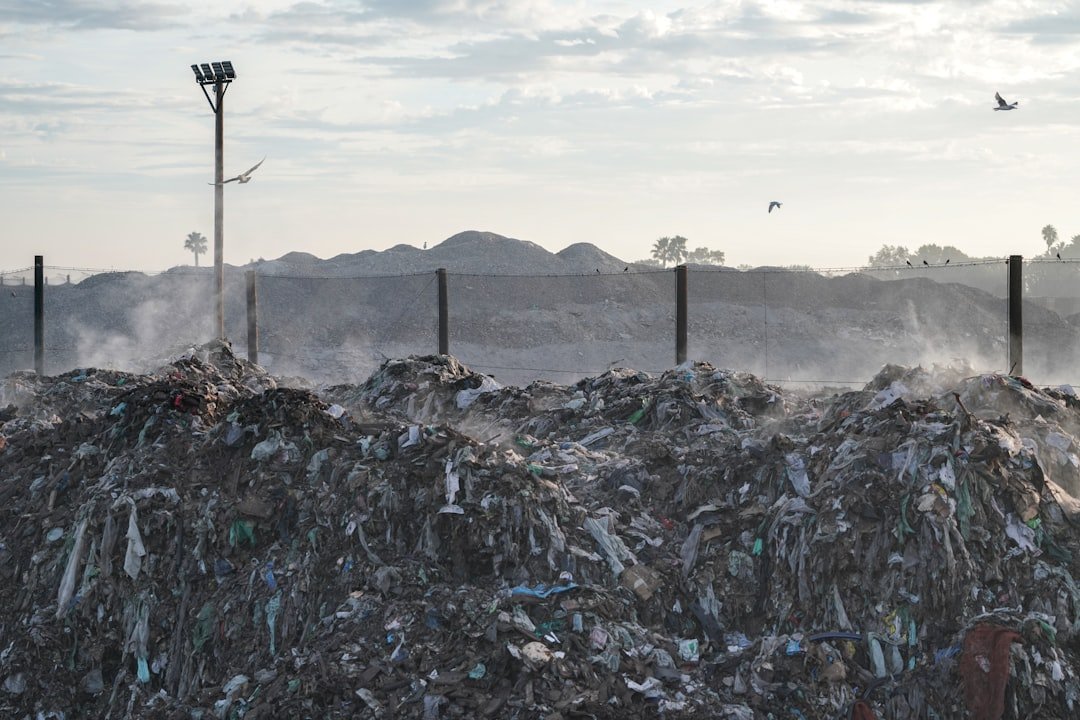 Photo Overflowing landfill