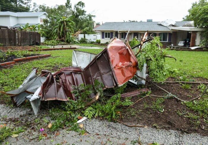 Photo Tornado aftermath